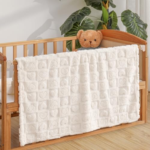 Excervent 3D Heart Checkered Flannel Blanket - 30x40 Inches Ivory