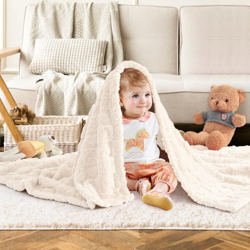 Excervent 3D Heart Checkered Flannel Blanket - 30x40 Inches Ivory