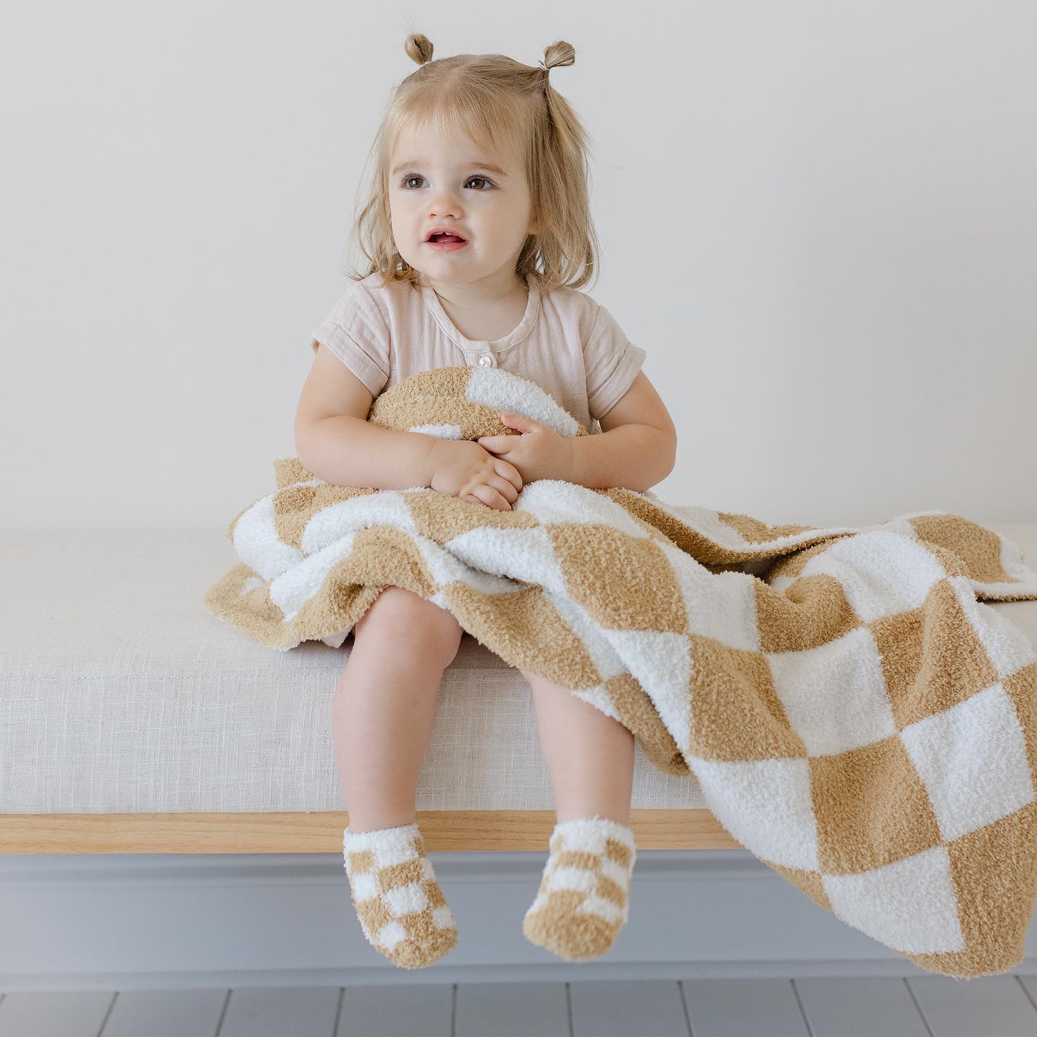 Orelle Checkered Baby Blanket Socks Set Cozy Plush Gender Neutral