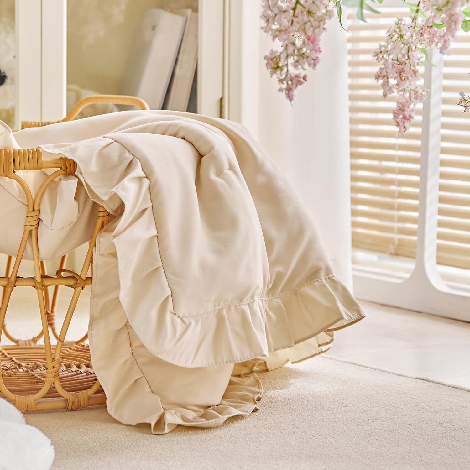 UOZZI BEDDING Ruffled Crib Comforter Quilt - 39x47 Cream