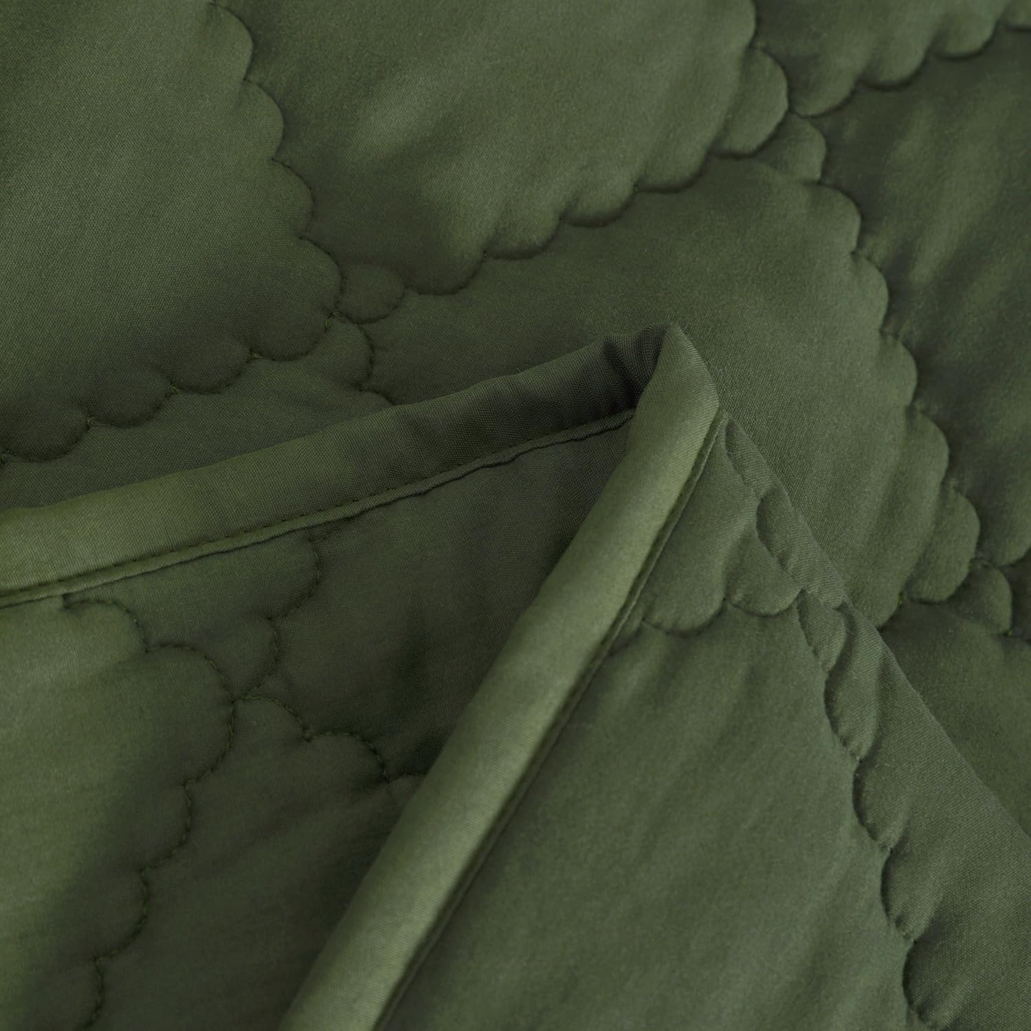 NTBAY Down Alternative Toddler Quilt Lightweight Warm Olive Green Crib Blanket