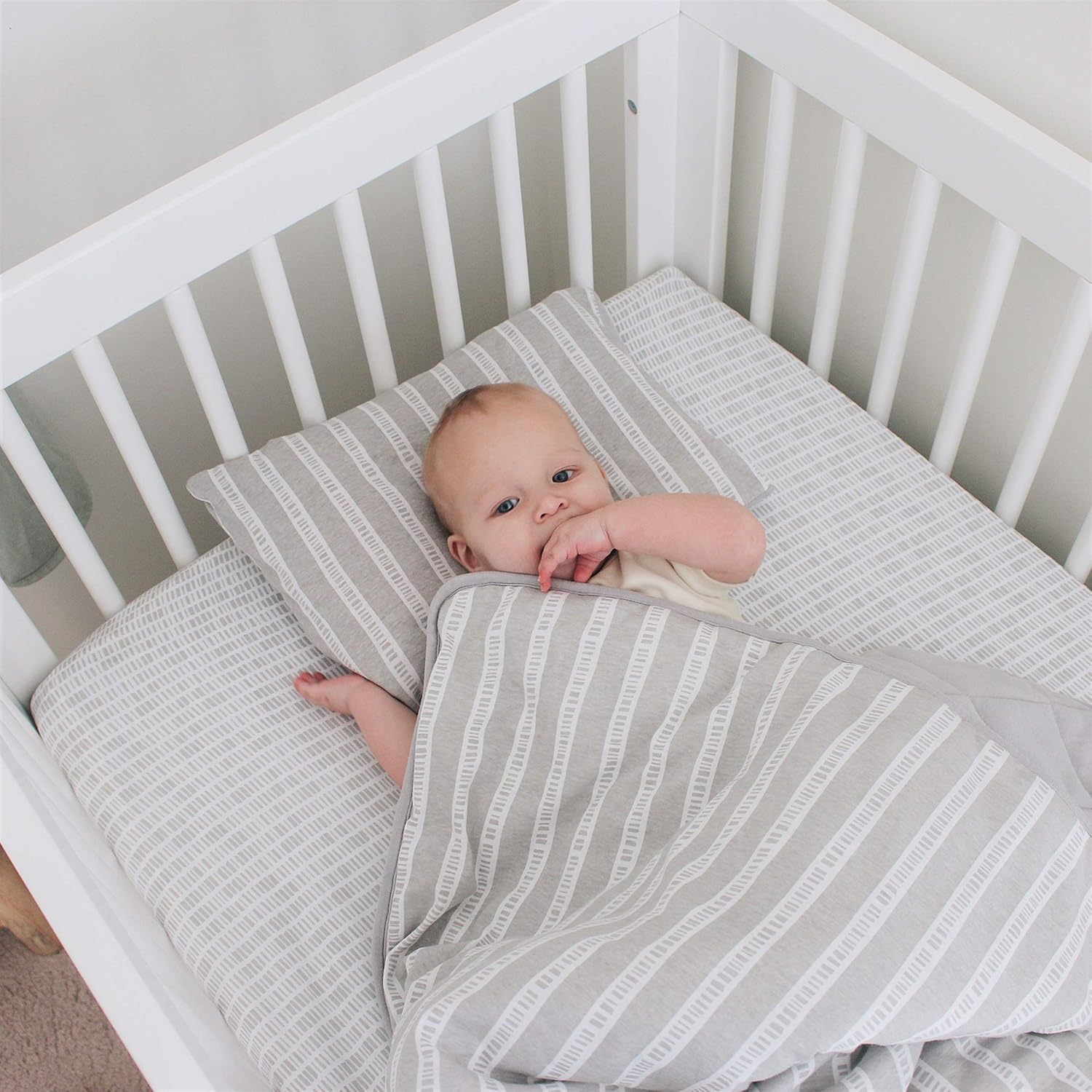 Elys Co Baby Crib Bedding Set - Grey Design 4 Piece 1