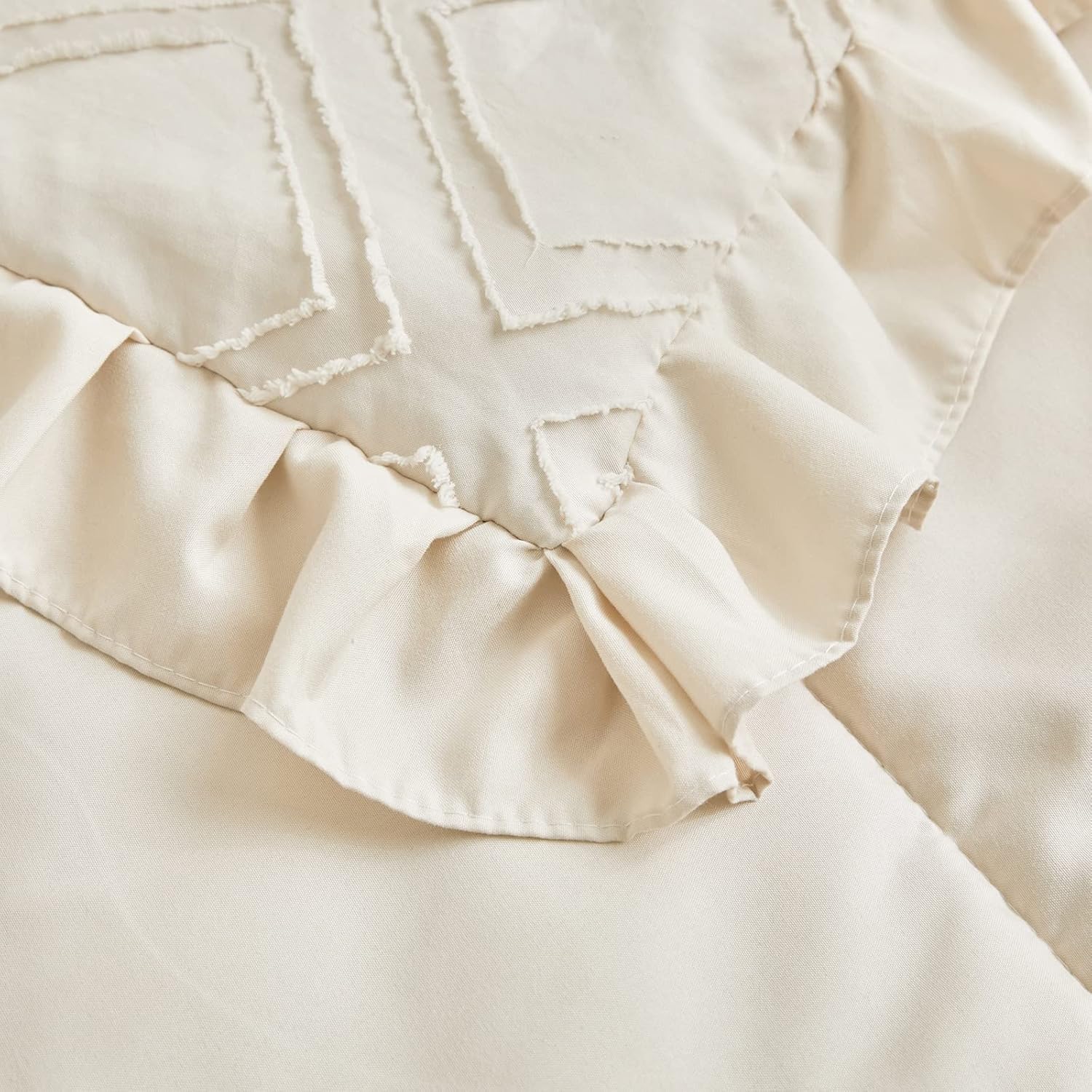 UOZZI BEDDING Tufted Ruffle Crib Set 3 Pieces