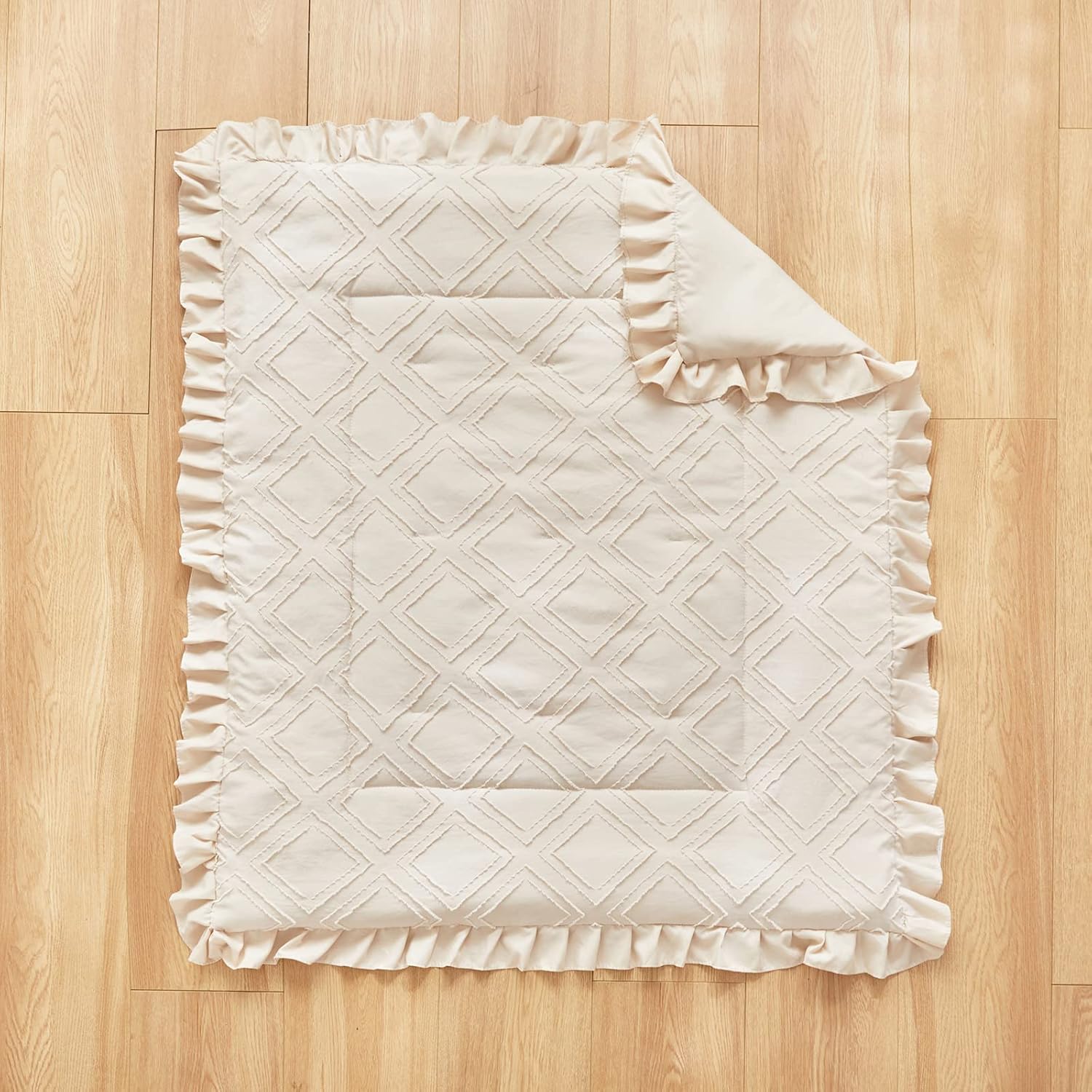 UOZZI BEDDING Tufted Ruffle Crib Set 3 Pieces