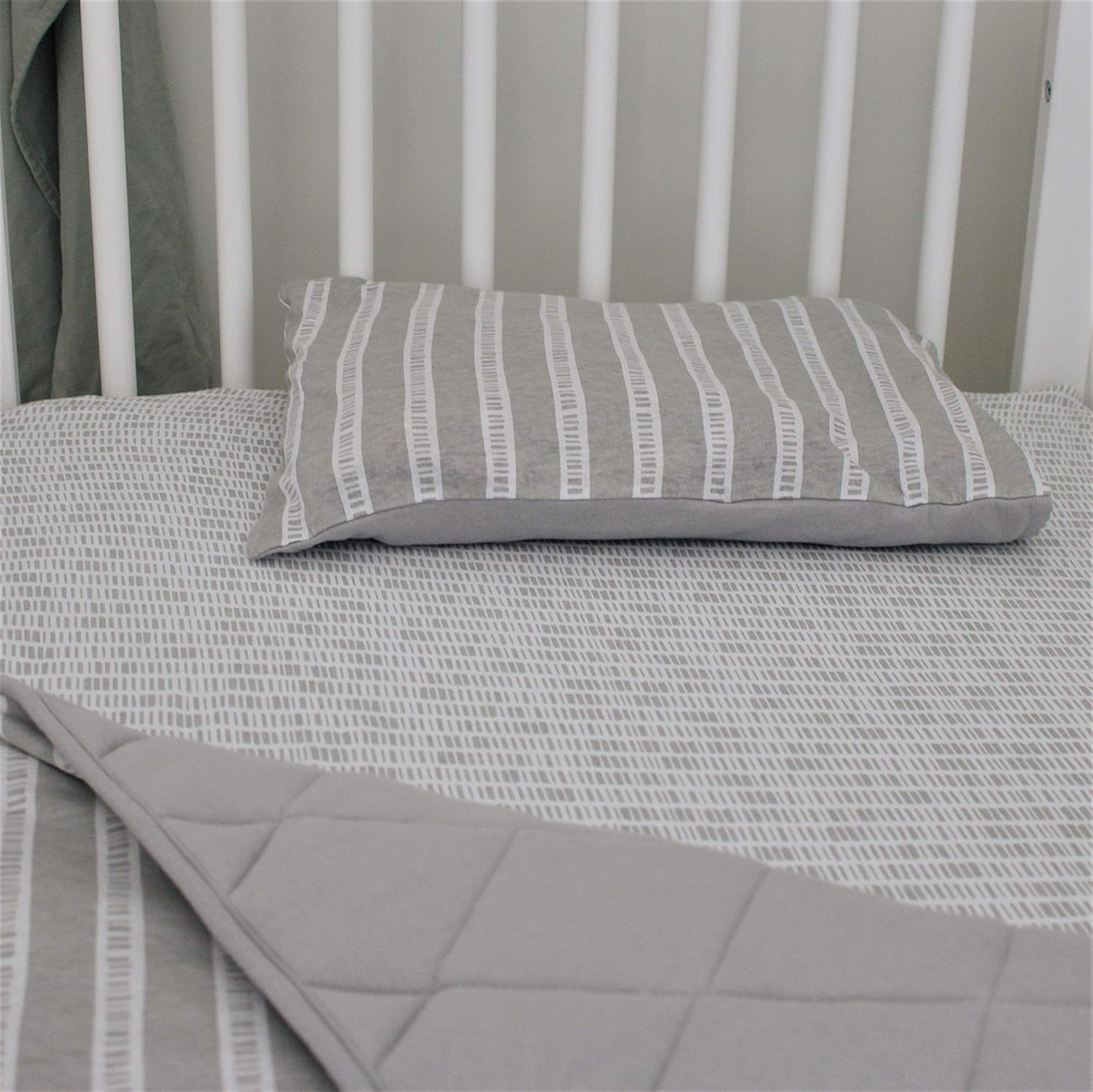 Elys Co Baby Crib Bedding Set - Grey Design 4 Piece 1