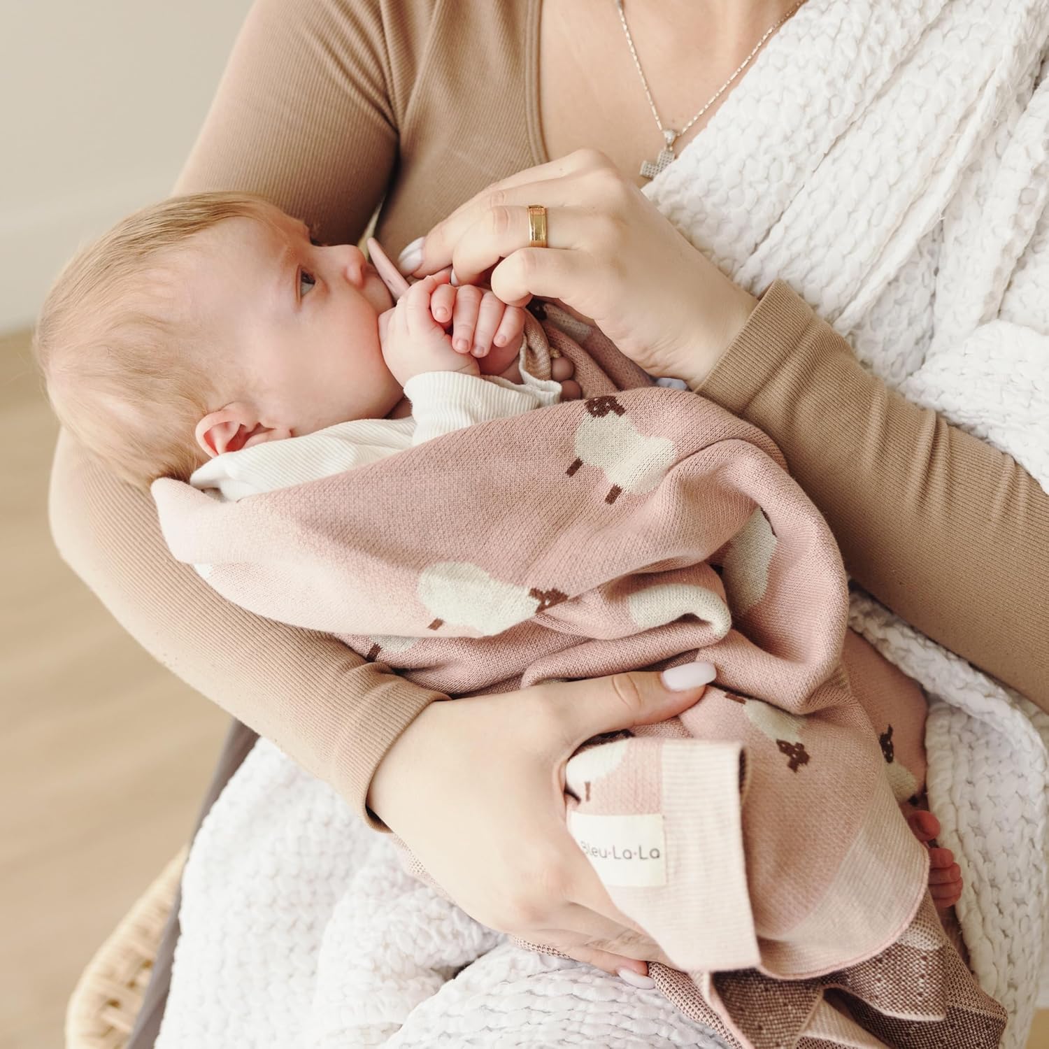 Bleu La La Luxury Knit Baby Blanket - Light Pink